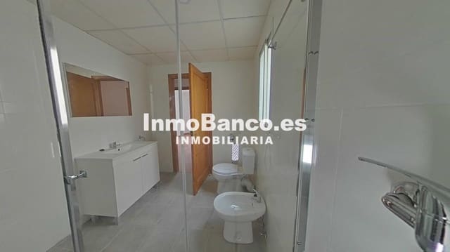 3 slaapkamer Flat te koop in Torrefiel, Valencia stad - € 240.000 (Ref: 9532765)