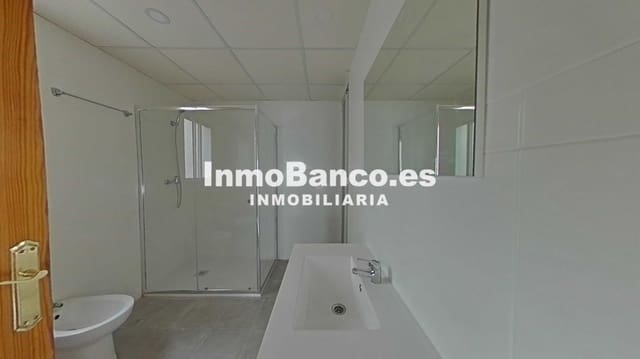 3 slaapkamer Flat te koop in Torrefiel, Valencia stad - € 240.000 (Ref: 9532765)
