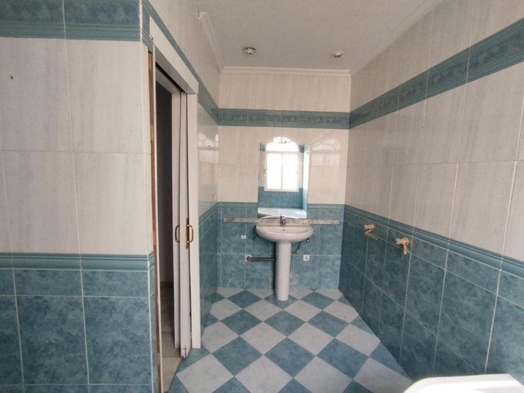 4 sovrum Villa till salu i Las Cabezas de San Juan - 52 400 € (Ref: 9535304)