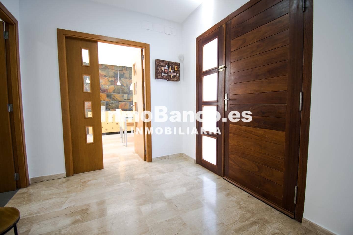 3 bedroom Villa for rent in Chiva with pool - € 2,400 (Ref: 9542720)