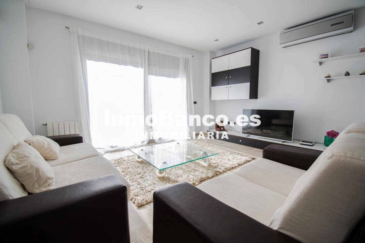 3 bedroom Villa for rent in Chiva with pool - € 2,400 (Ref: 9542720)