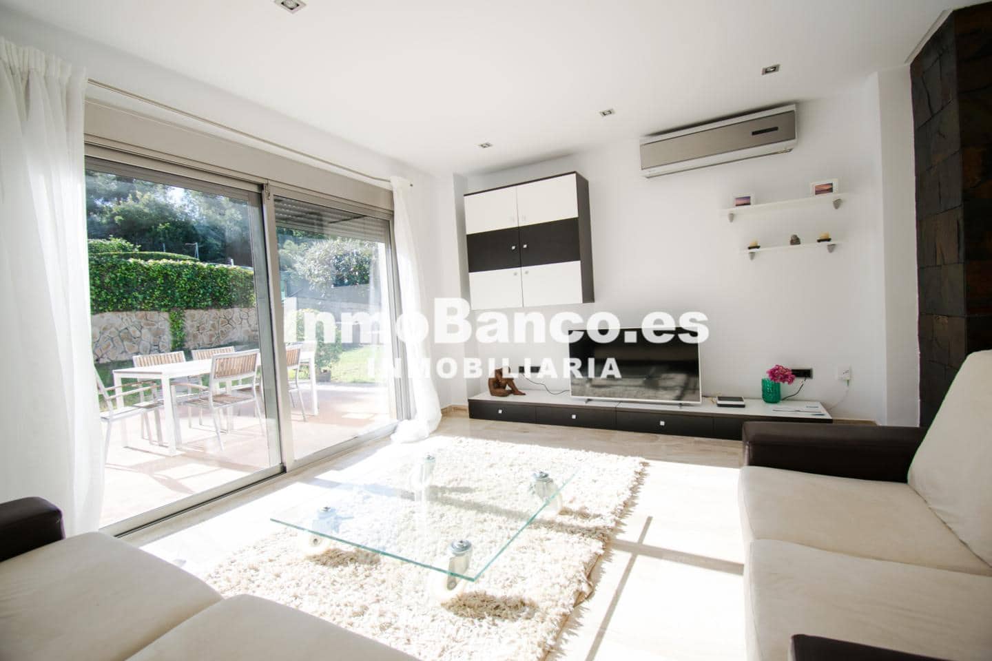 3 bedroom Villa for rent in Chiva with pool - € 2,400 (Ref: 9542720)