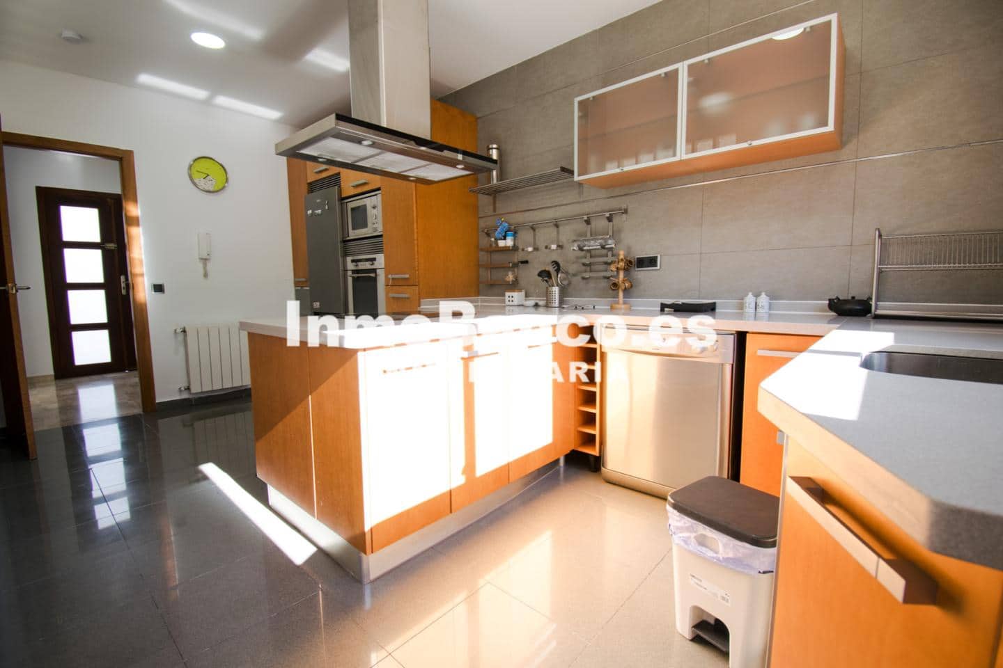 3 bedroom Villa for rent in Chiva with pool - € 2,400 (Ref: 9542720)