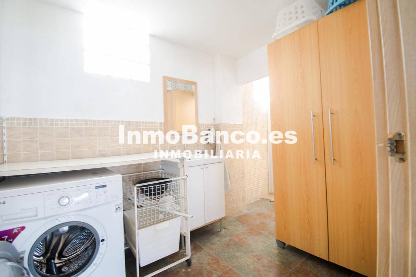 3 bedroom Villa for rent in Chiva with pool - € 2,400 (Ref: 9542720)