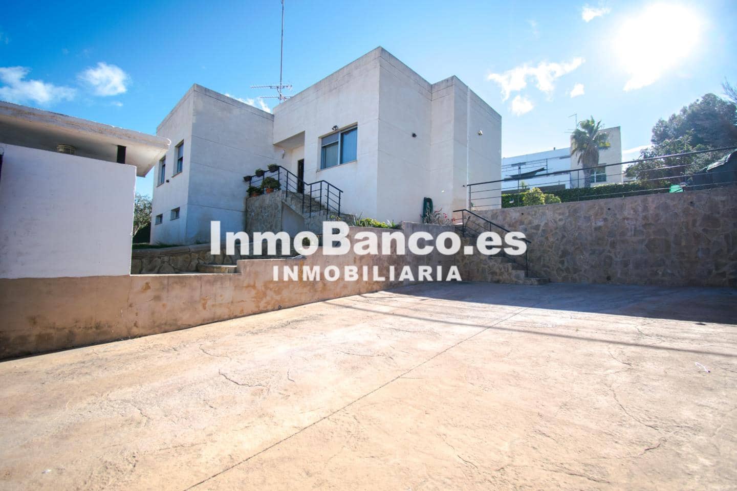 3 bedroom Villa for rent in Chiva with pool - € 2,400 (Ref: 9542720)