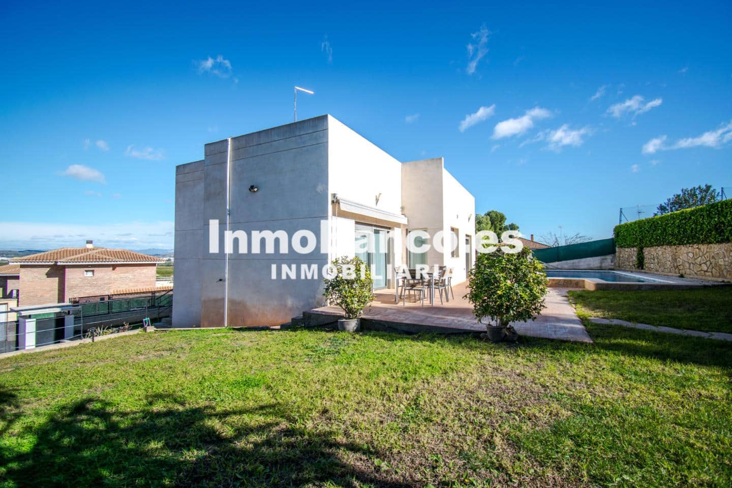 3 bedroom Villa for rent in Chiva with pool - € 2,400 (Ref: 9542720)