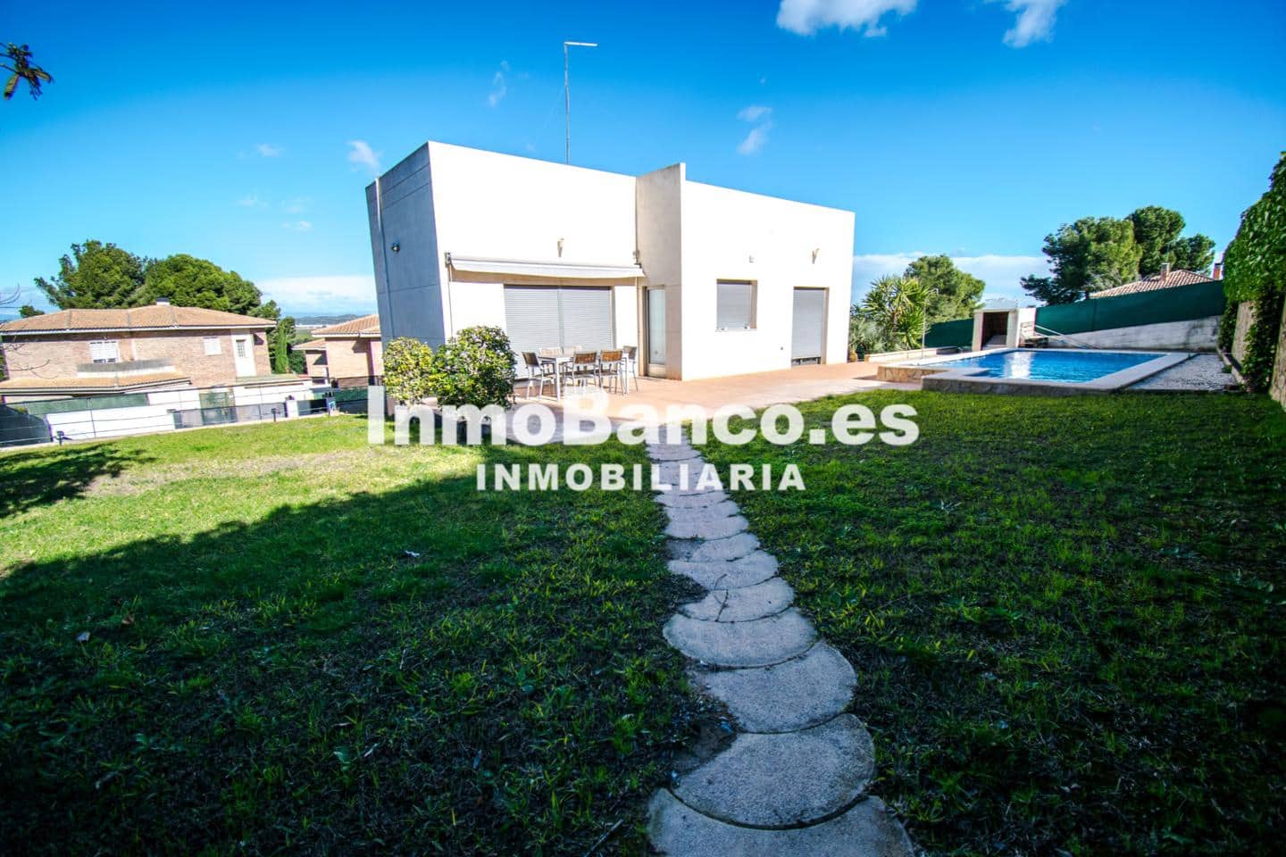 3 bedroom Villa for rent in Chiva with pool - € 2,400 (Ref: 9542720)