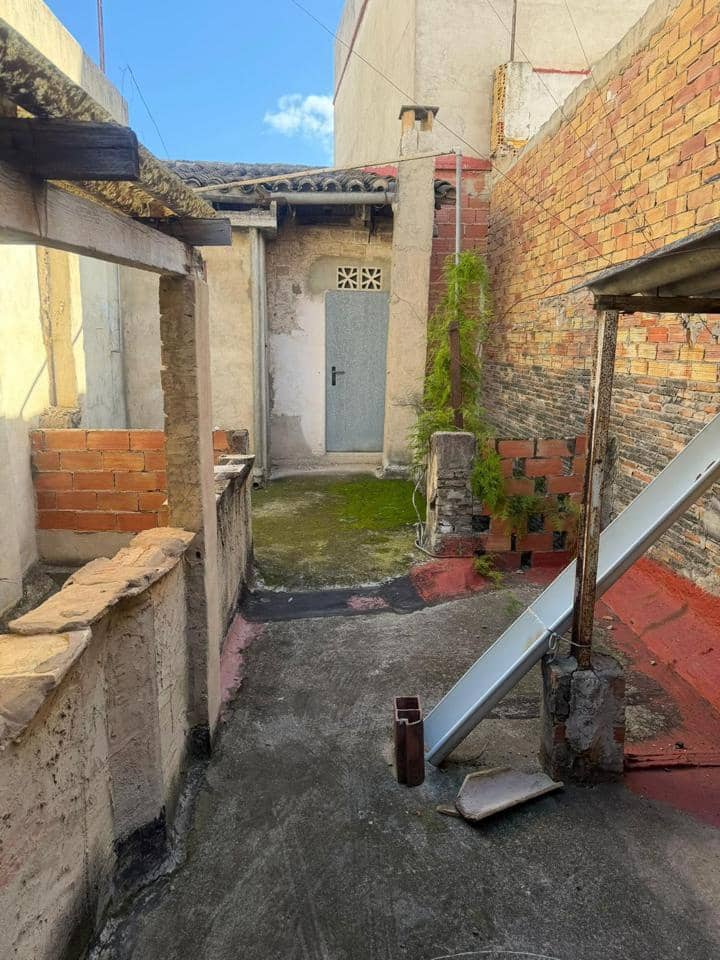 4 soveværelse Villa til salg i Algemesi - € 79.000 (Ref: 9544584)