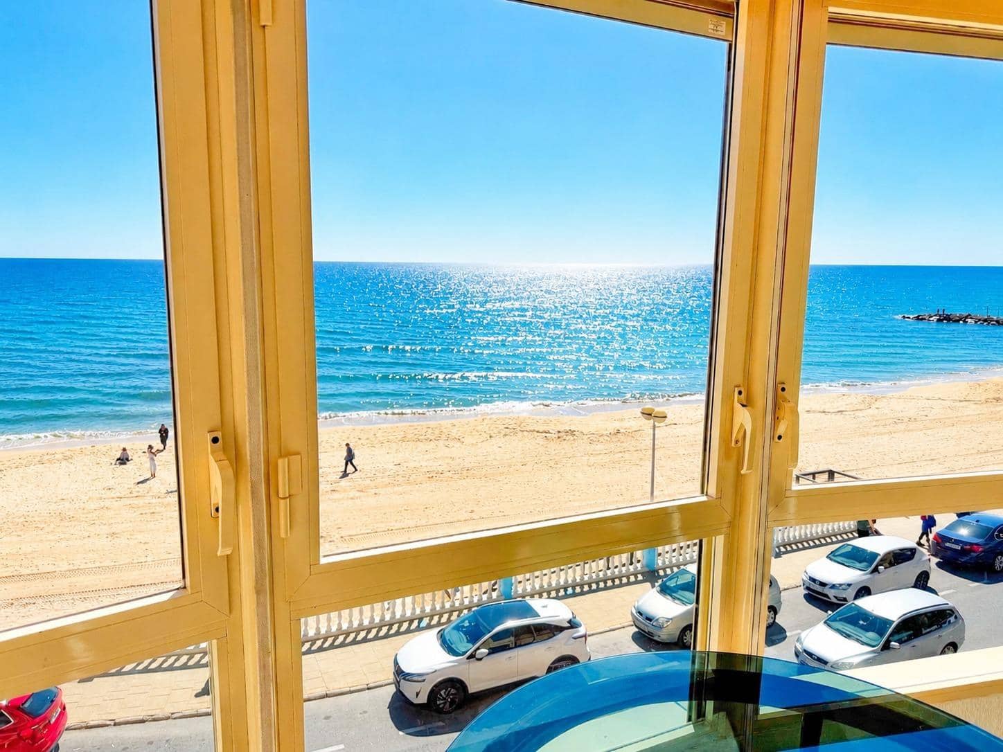 3 Zimmer Apartment zu vermieten in Torrevieja mit Garage - 990 € (Ref: 10051860)