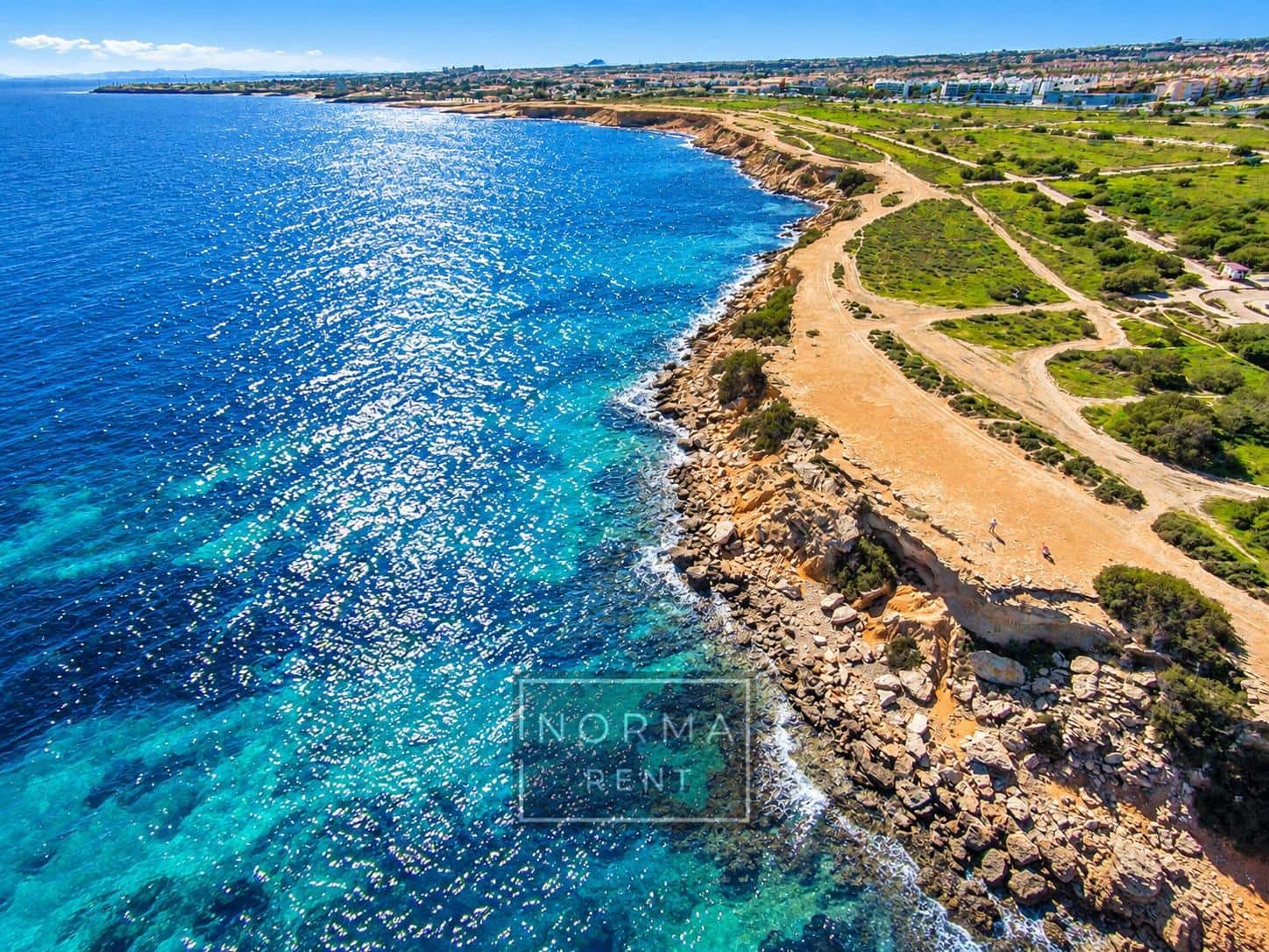 3 soveværelse Villa til leje i Orihuela Costa med swimmingpool garage - € 4.000 (Ref: 10059241)