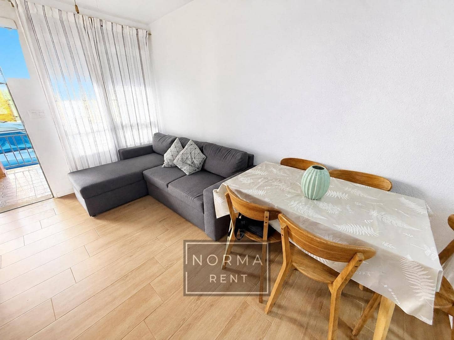 2 soverom Strandleiligheter til leie i El Mojon med garasje - € 650 (Ref: 10076518)