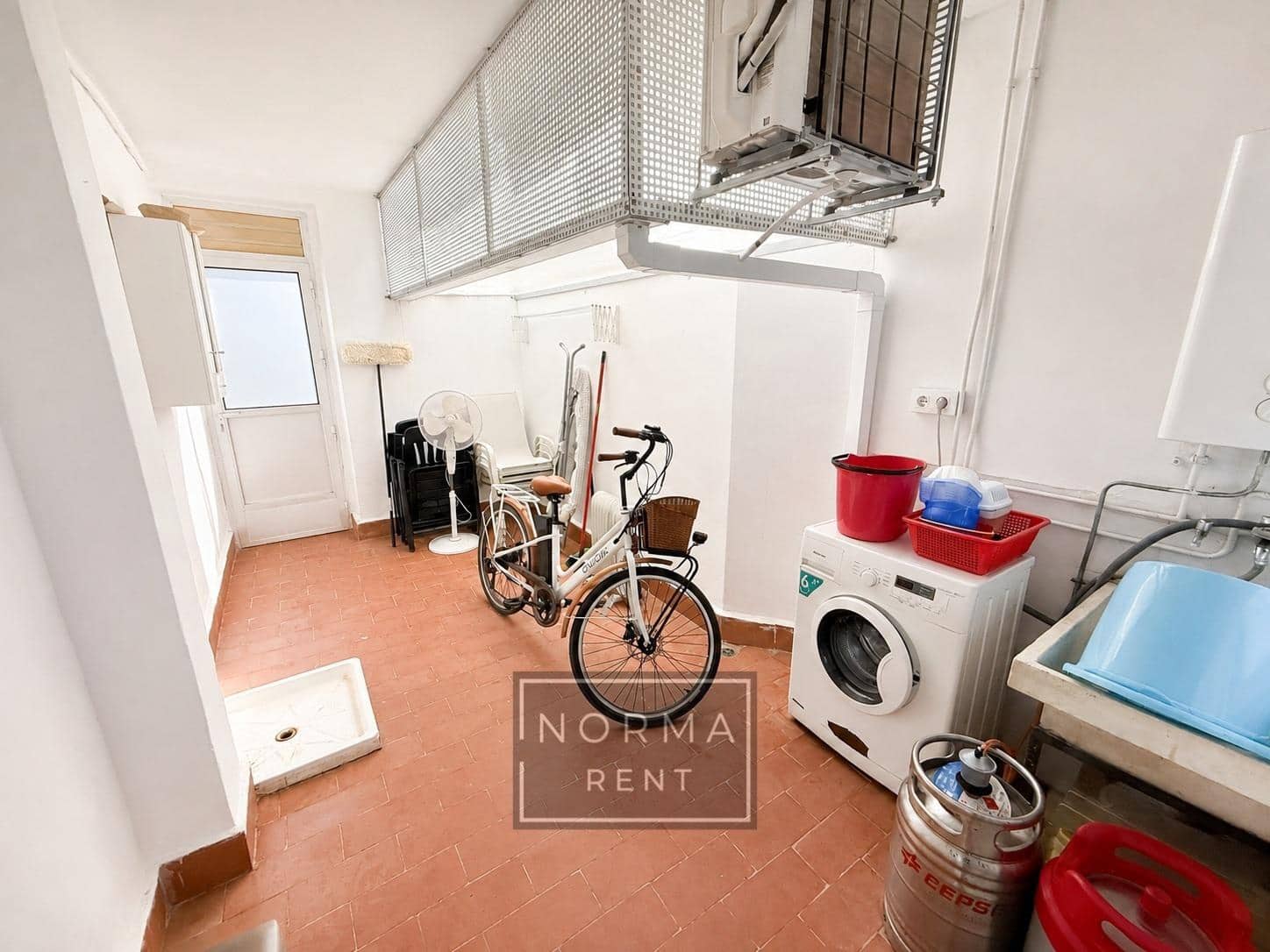 2 soverom Strandleiligheter til leie i El Mojon med garasje - € 650 (Ref: 10076518)
