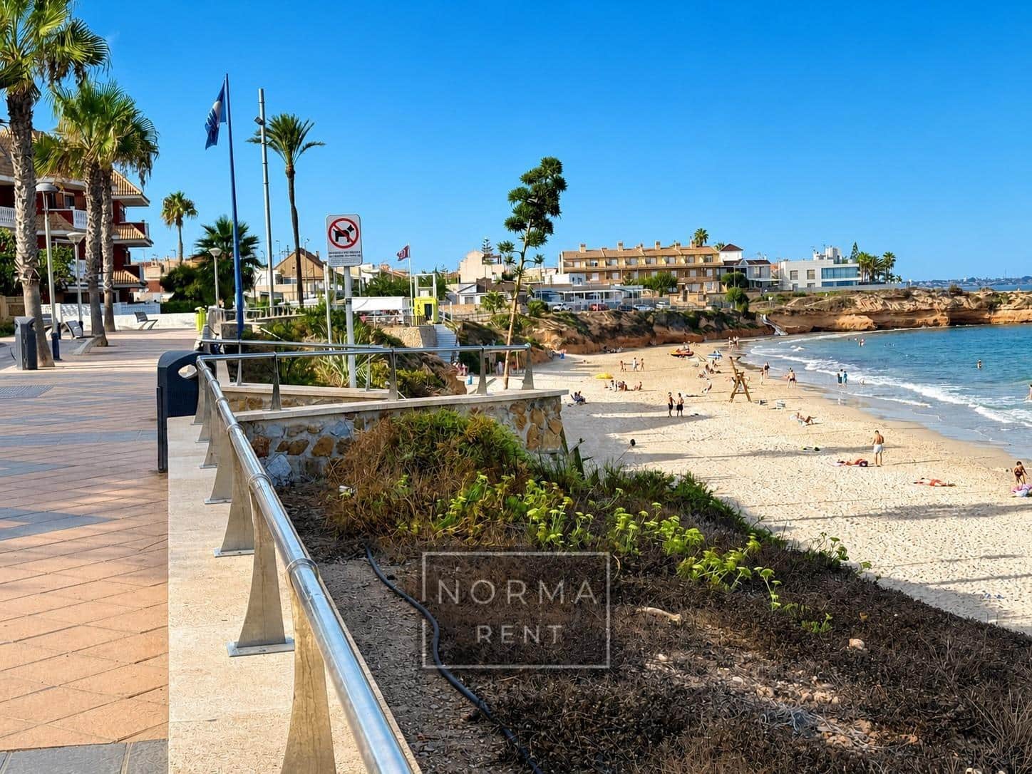 2 soverom Strandleiligheter til leie i El Mojon med garasje - € 650 (Ref: 10076518)