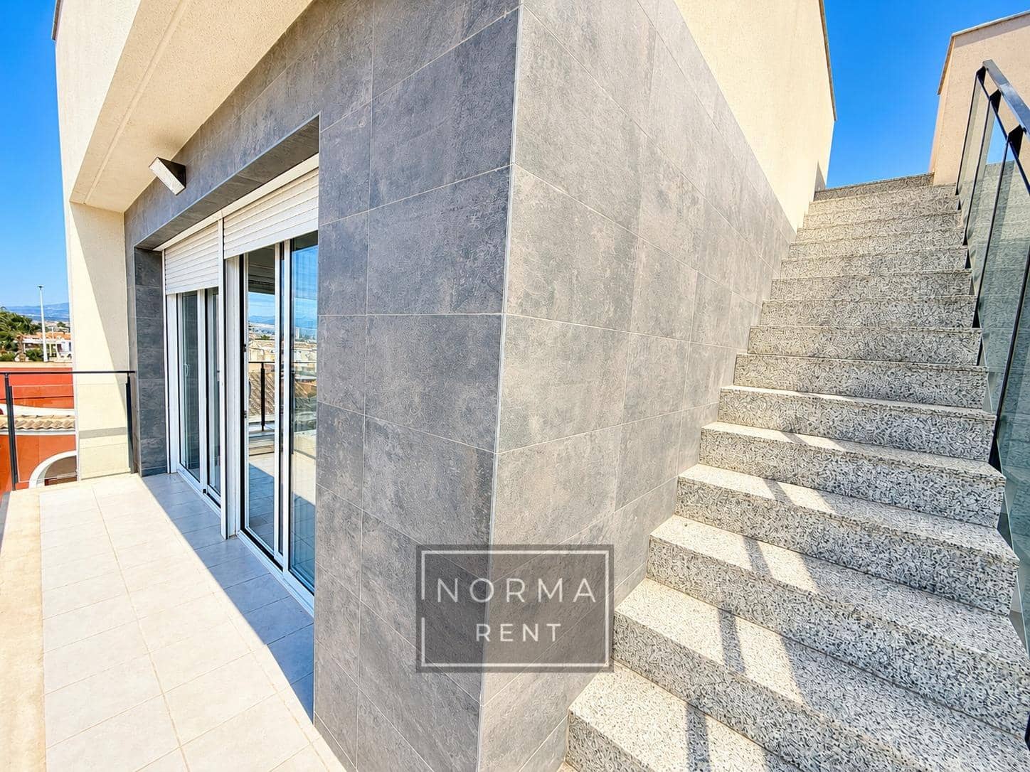 Appartement de 2 chambres à louer à Gran Alacant - 1 230 € (Ref: 10094803)