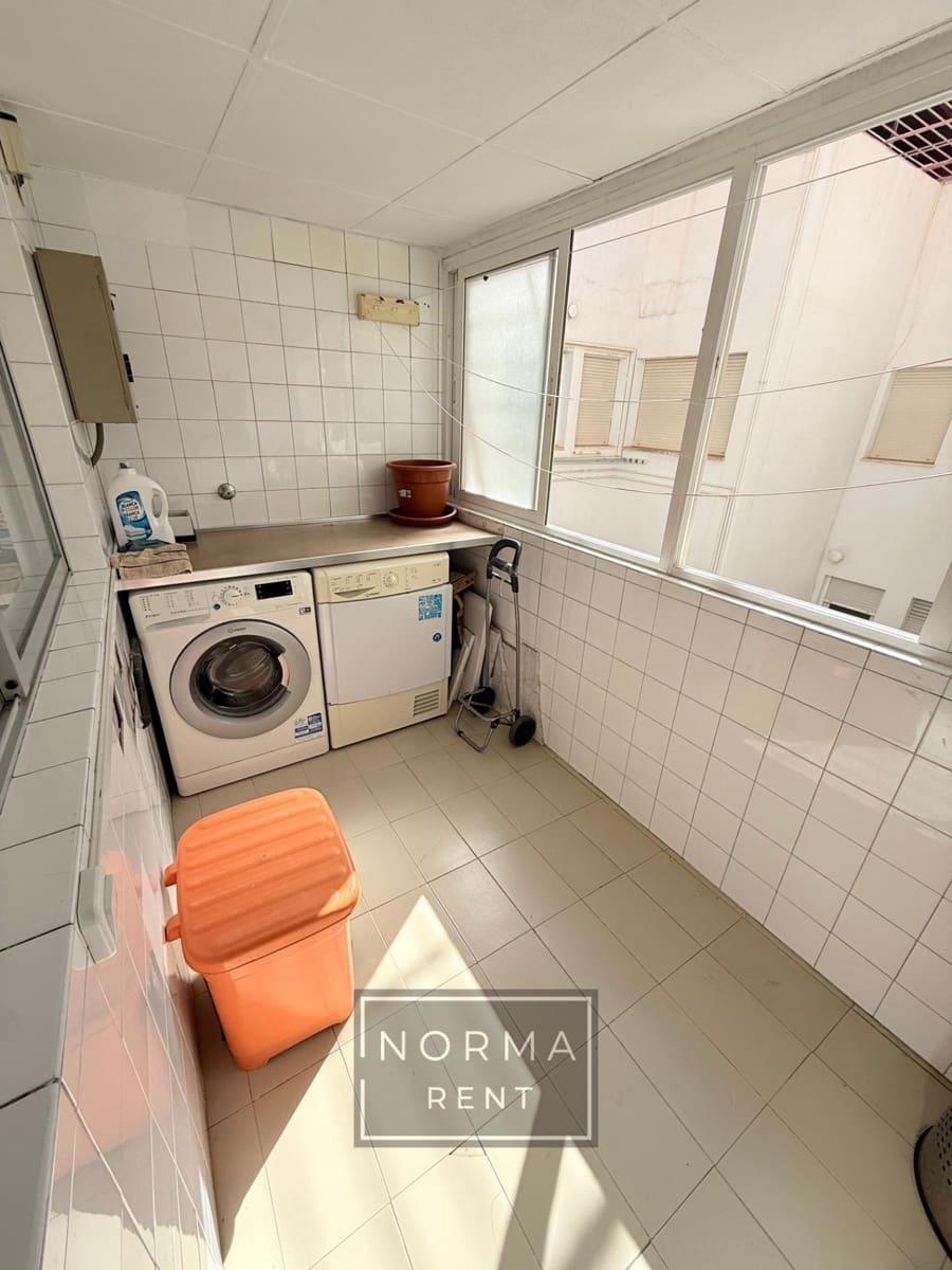3 slaapkamer Penthouse te huur in Alicante stad - € 1.600 (Ref: 10129659)