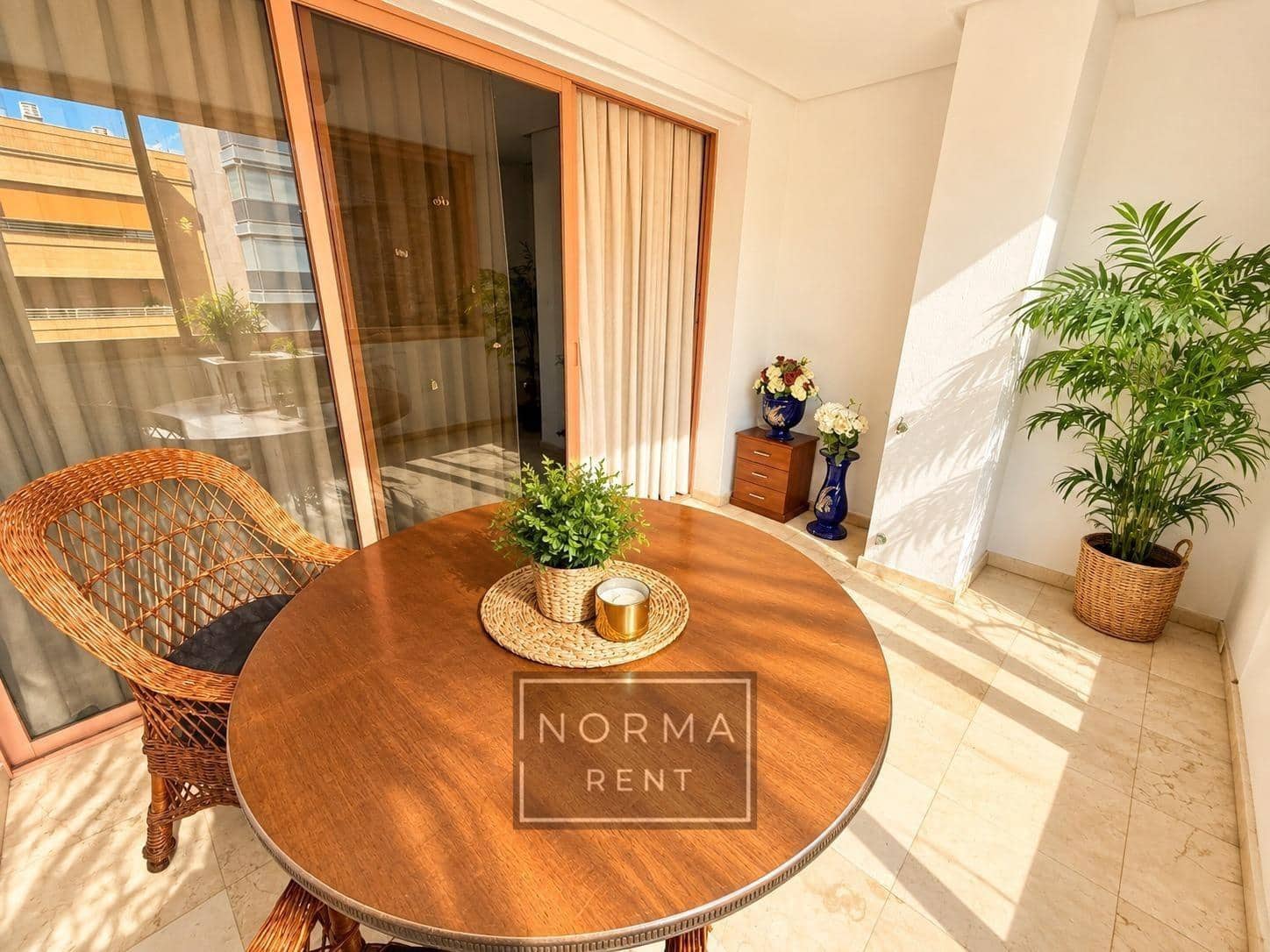 3 slaapkamer Penthouse te huur in Alicante stad - € 1.600 (Ref: 10129659)