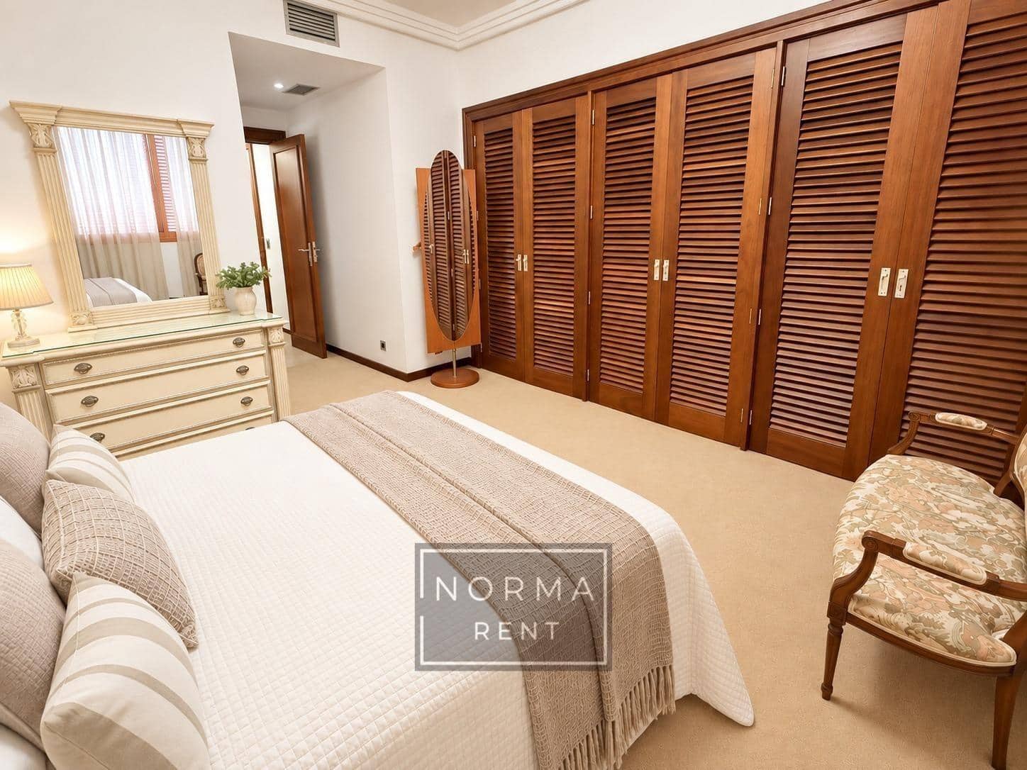 3 slaapkamer Penthouse te huur in Alicante stad - € 1.600 (Ref: 10129659)