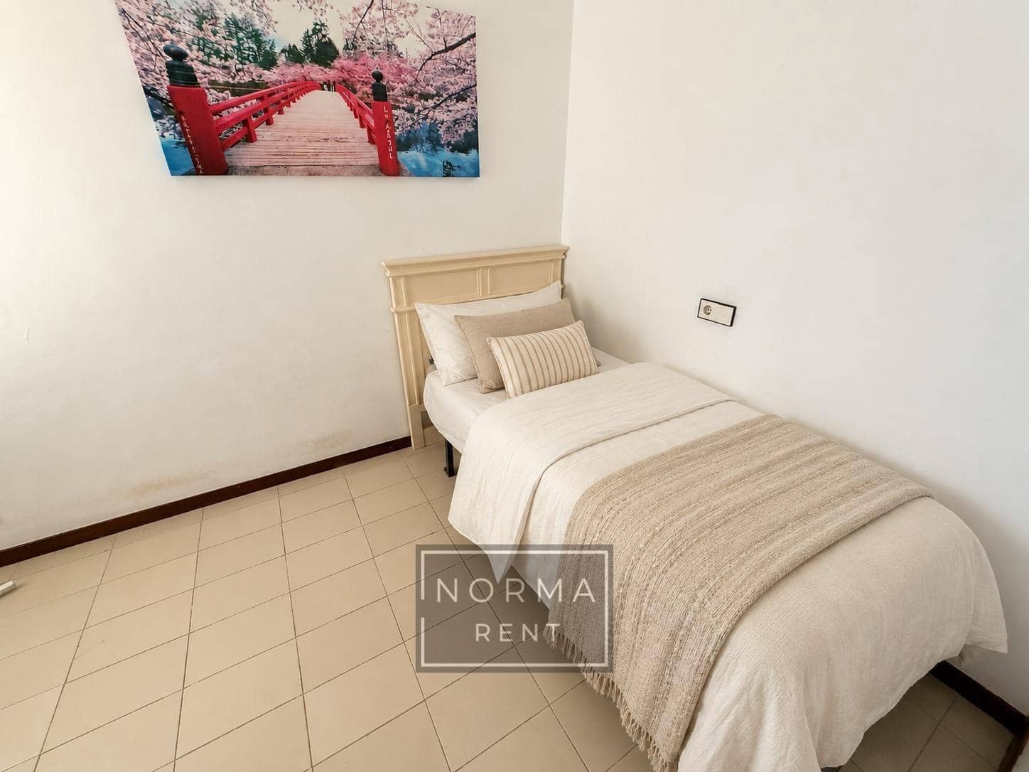 3 slaapkamer Penthouse te huur in Alicante stad - € 1.600 (Ref: 10129659)