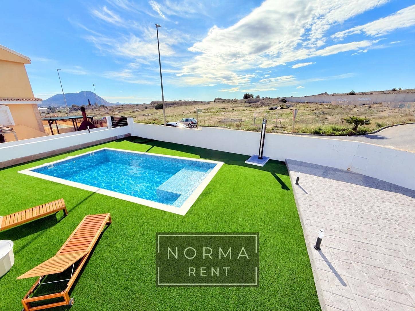 Chalet de 3 habitaciones en Monforte del Cid en alquiler con piscina garaje - 2.400 € (Ref: 10187204)