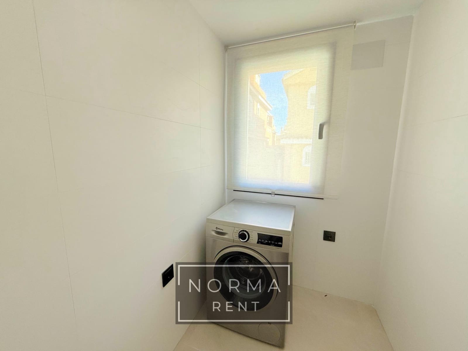 Chalet de 3 habitaciones en Monforte del Cid en alquiler con piscina garaje - 2.400 € (Ref: 10187204)