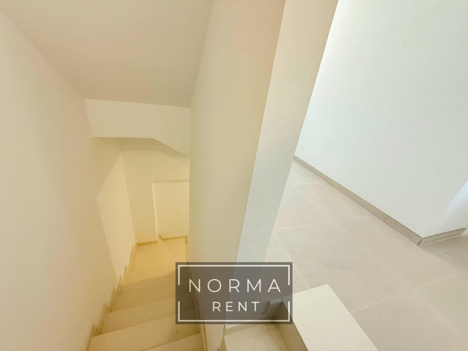 Chalet de 3 habitaciones en Monforte del Cid en alquiler con piscina garaje - 2.400 € (Ref: 10187204)