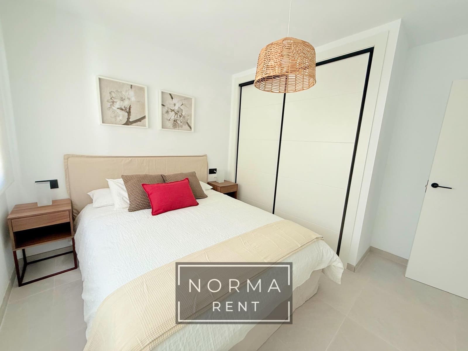 Chalet de 3 habitaciones en Monforte del Cid en alquiler con piscina garaje - 2.400 € (Ref: 10187204)