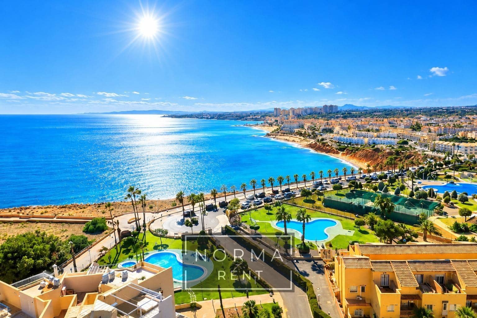 3 quarto Bungalow para arrendar em Cabo Roig com piscina - 1 200 € (Ref: 10187205)