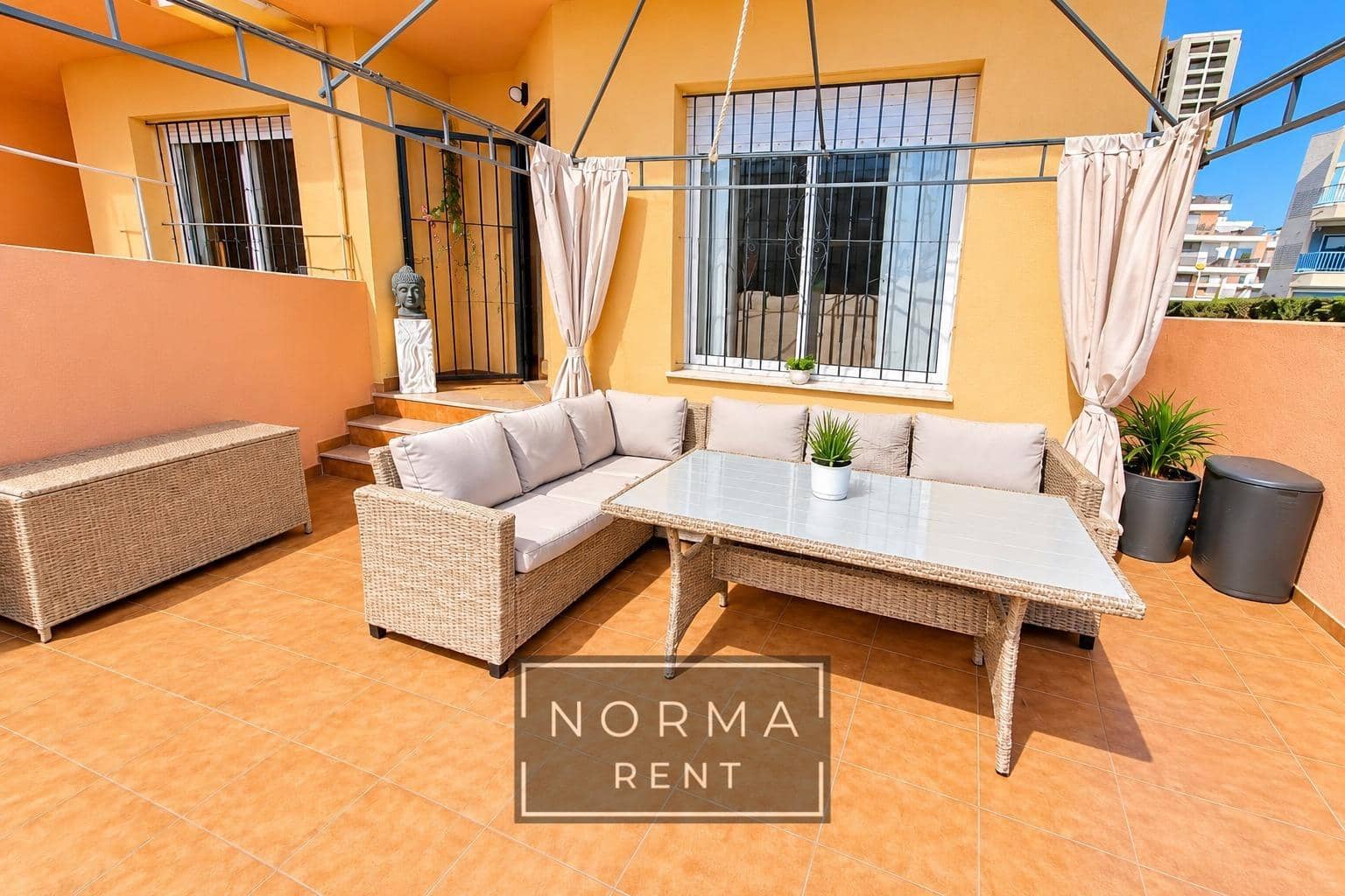 3 quarto Bungalow para arrendar em Cabo Roig com piscina - 1 200 € (Ref: 10187205)