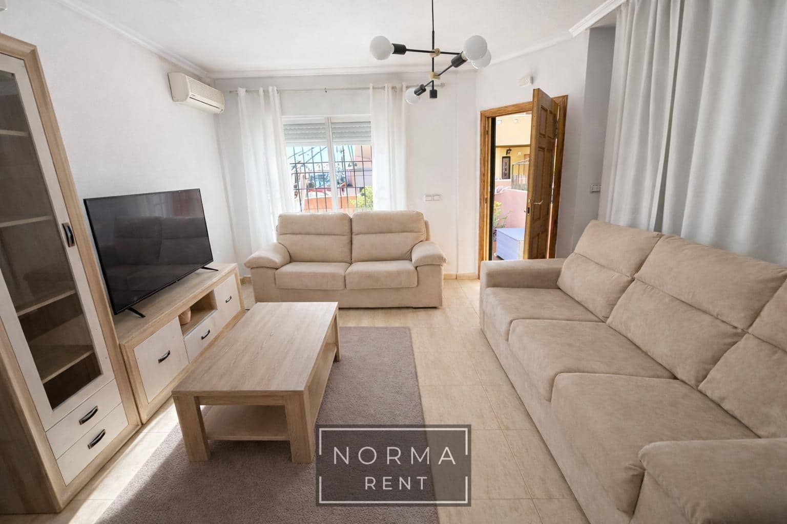 3 quarto Bungalow para arrendar em Cabo Roig com piscina - 1 200 € (Ref: 10187205)
