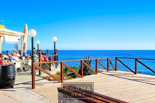 1 makuuhuone Kattohuoneisto vuokrattavana paikassa Punta Prima, Torrevieja mukana uima-altaan 
autotalli - 600 € (Ref: 9347414)