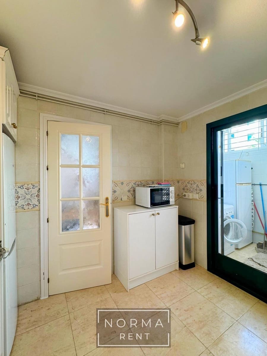 3 bedroom Apartment for rent in Orihuela Costa with pool - € 1,200 (Ref: 9362679)