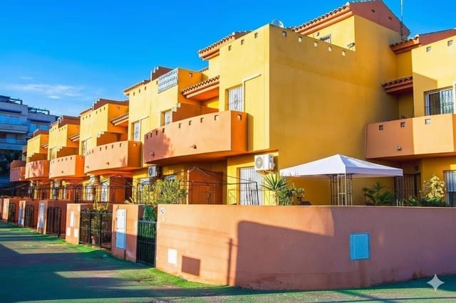 3 camera da letto Villetta a Schiera da affittare in Campoamor, Orihuela con piscina - 1.050 € (Rif: 9383011)