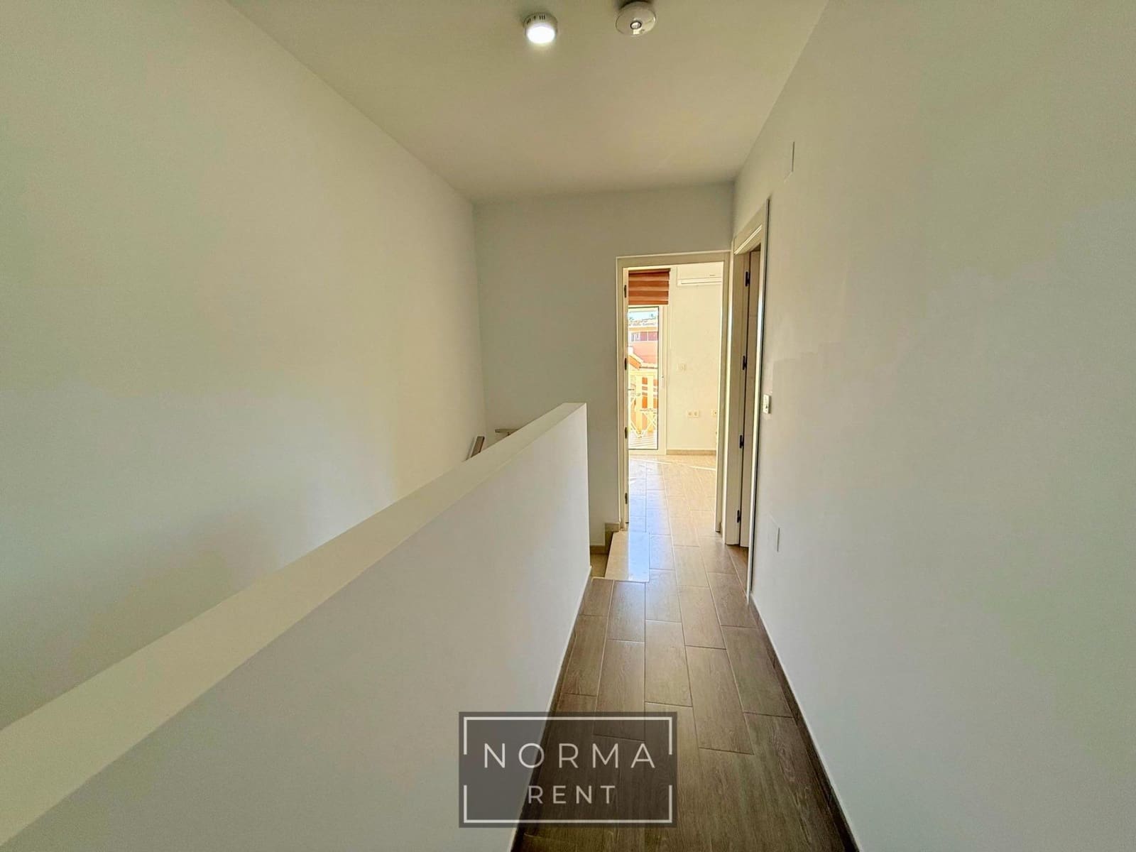 2 bedroom Bungalow for rent in Gran Alacant with pool - € 1,100 (Ref: 9440605)