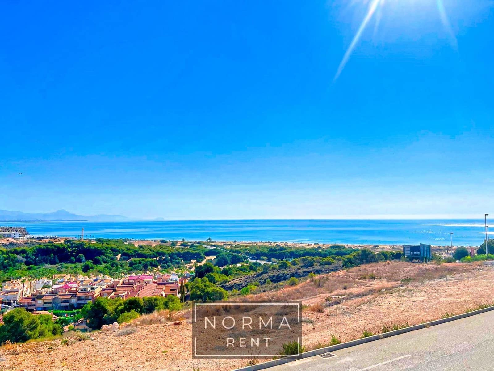 2 bedroom Bungalow for rent in Gran Alacant with pool - € 1,100 (Ref: 9440605)