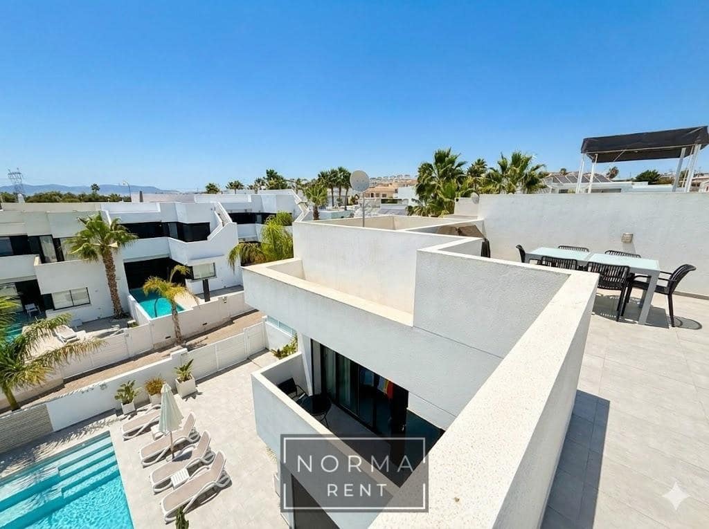 3 makuuhuone Huvila vuokrattavana paikassa Guardamar del Segura mukana uima-altaan - 2 500 € (Ref: 9441394)