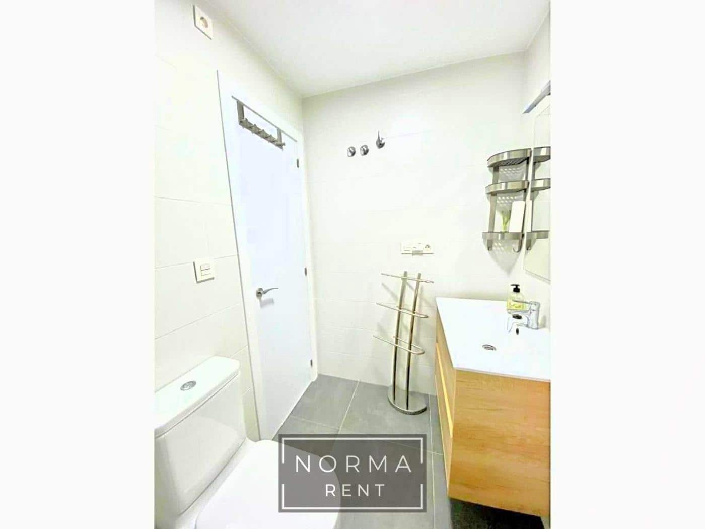 3 soveværelse Lejlighed til leje i Campoamor med swimmingpool - € 950 (Ref: 9449383)