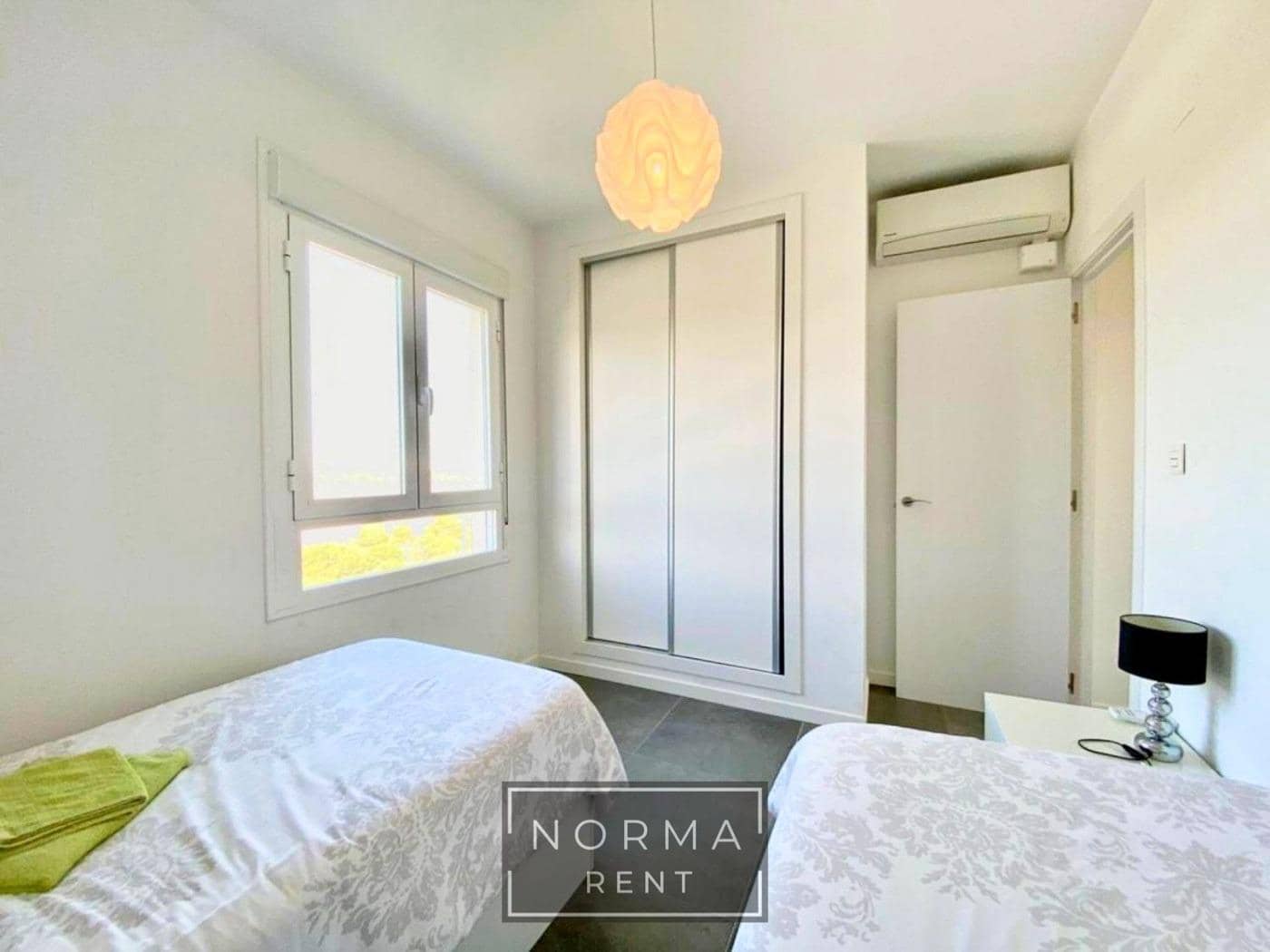 3 soveværelse Lejlighed til leje i Campoamor med swimmingpool - € 950 (Ref: 9449383)