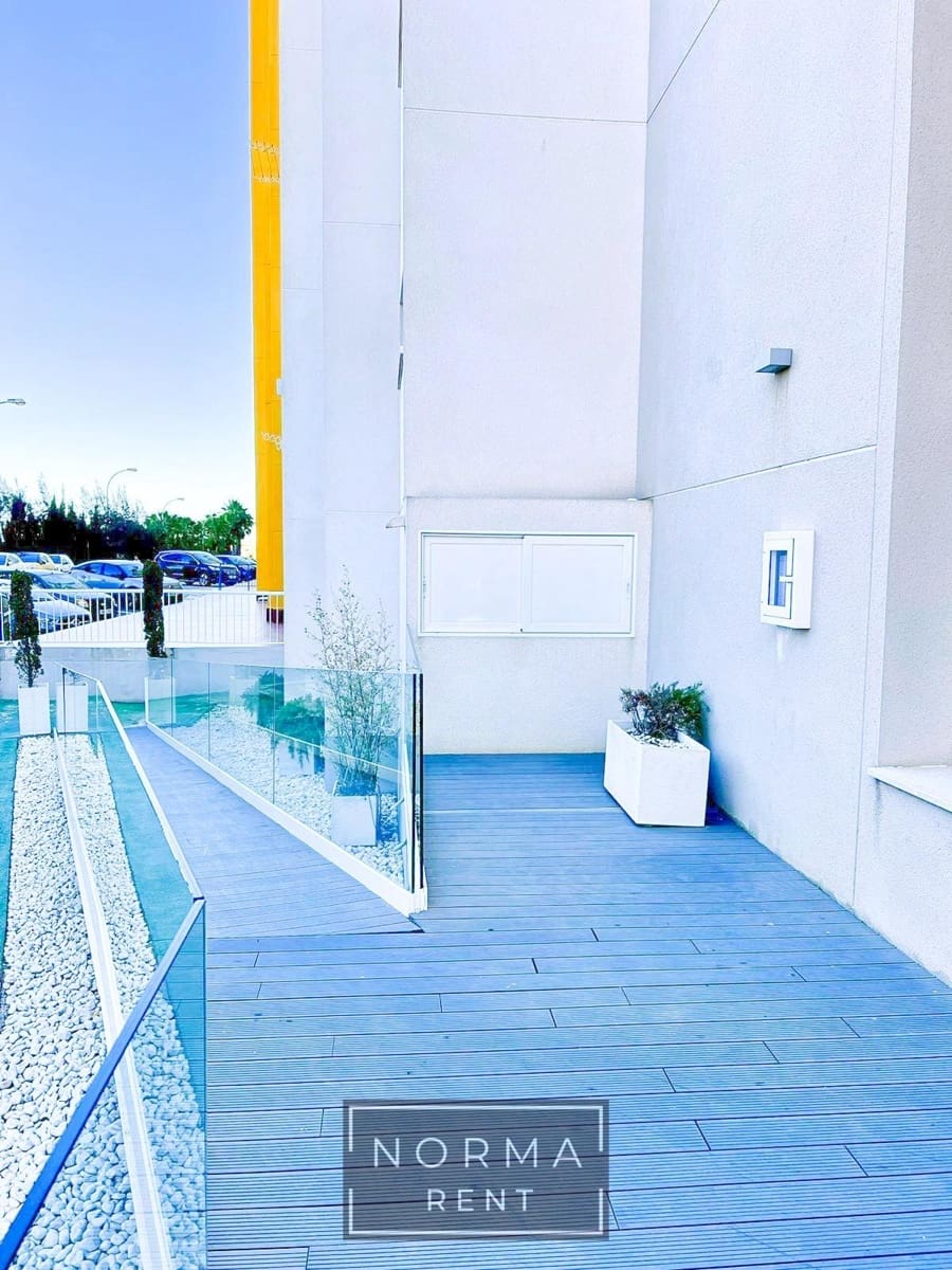 3 soveværelse Lejlighed til leje i Campoamor med swimmingpool - € 950 (Ref: 9449383)