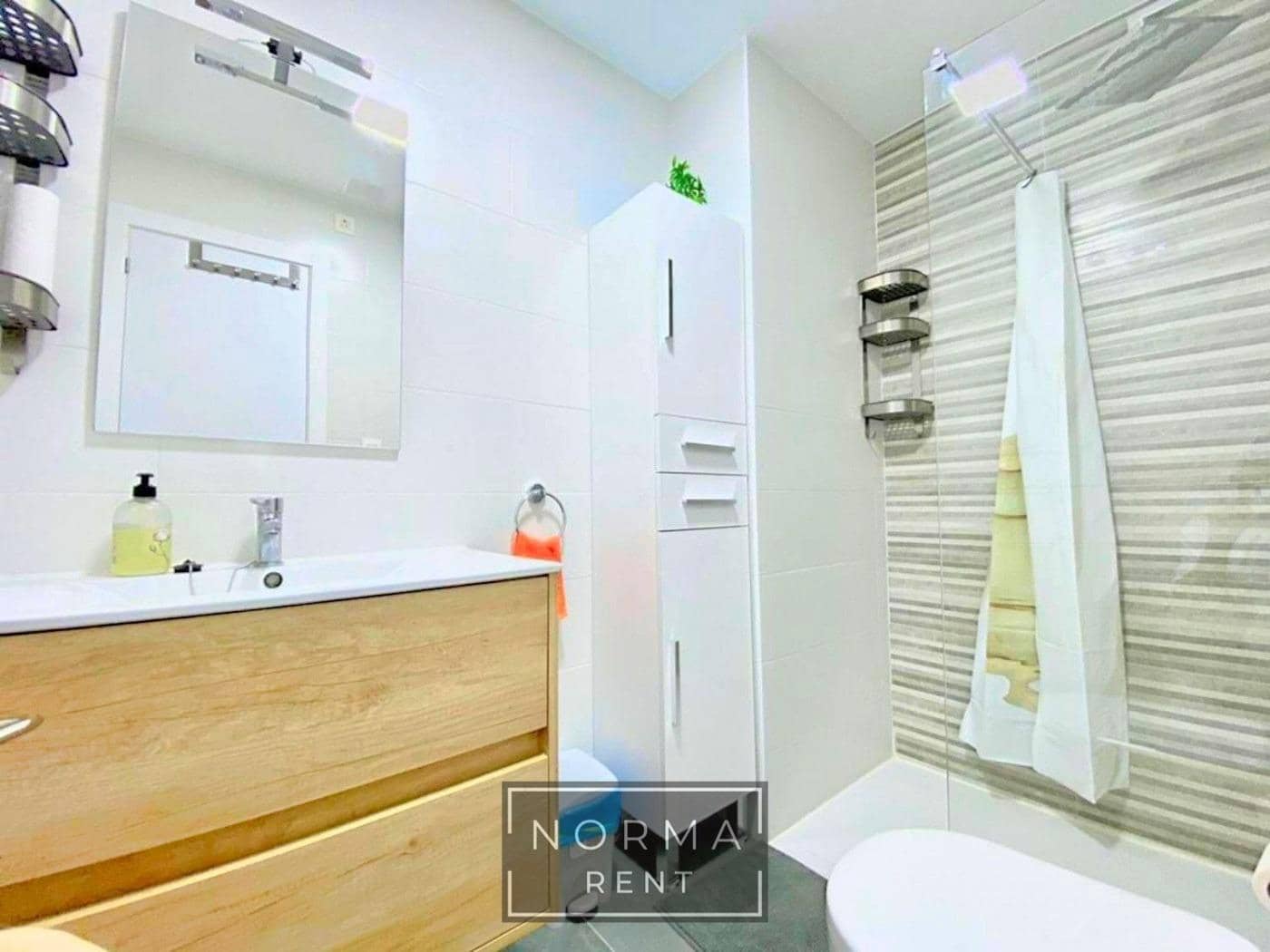 3 soveværelse Lejlighed til leje i Campoamor med swimmingpool - € 950 (Ref: 9449383)