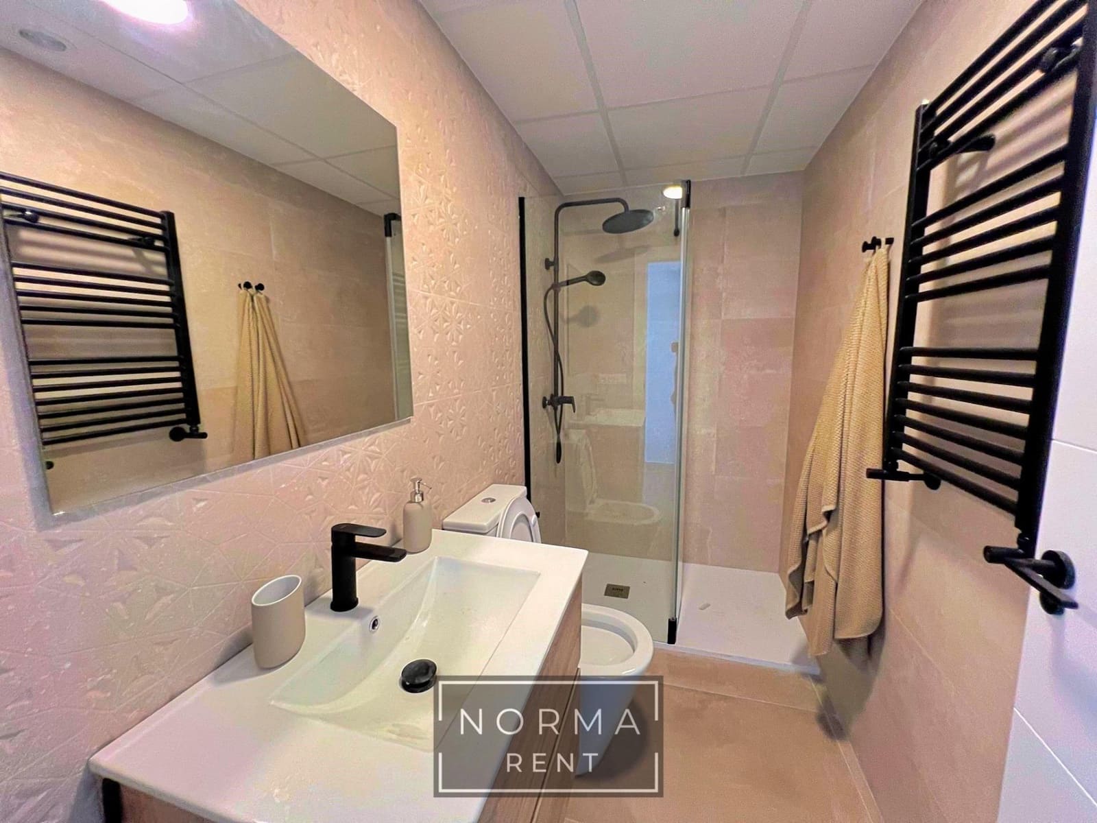 3 soverom Leilighet til leie i Gran Alacant - € 1 400 (Ref: 9449384)