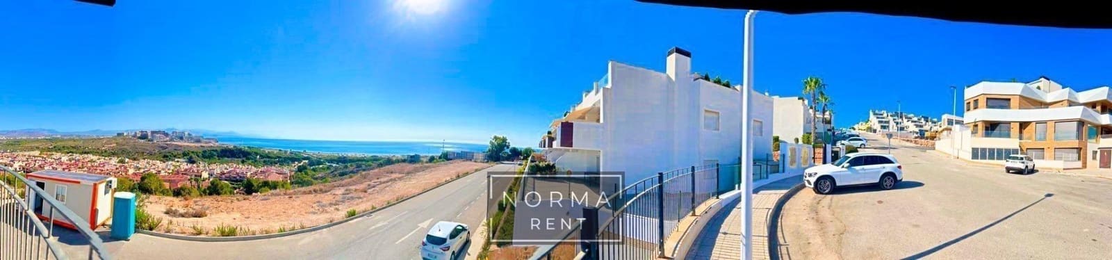 Adosado de 2 habitaciones en Gran Alacant en alquiler - 1.300 € (Ref: 9462443)