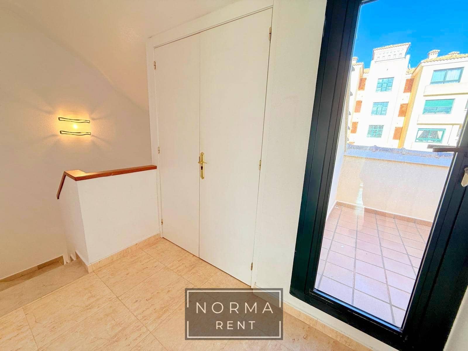 3 soveværelse Lejlighed til leje i Orihuela Costa med swimmingpool - € 1.250 (Ref: 9486446)