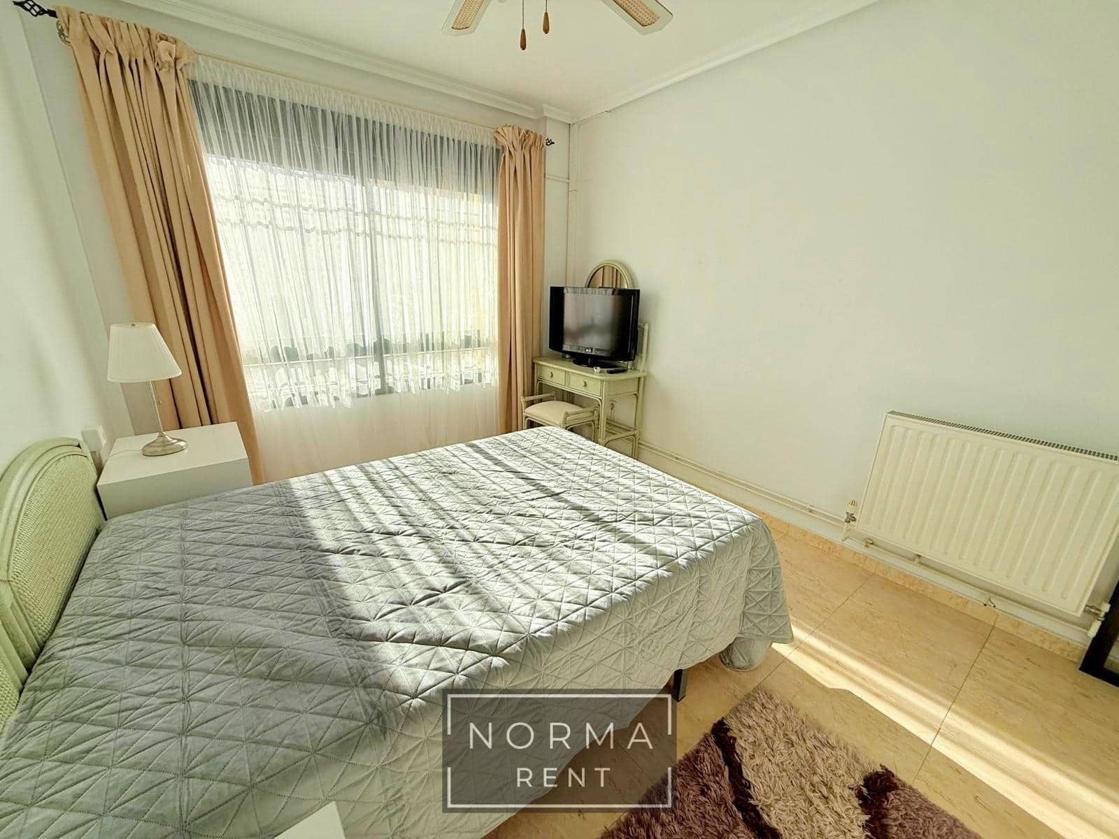 3 soveværelse Lejlighed til leje i Orihuela Costa med swimmingpool - € 1.250 (Ref: 9486446)