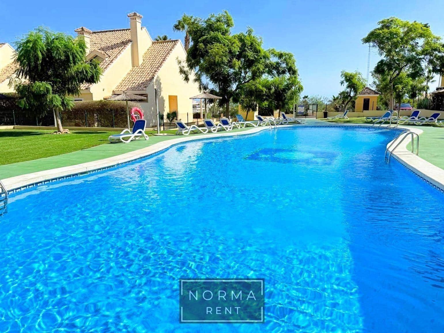 3 soveværelse Lejlighed til leje i Orihuela Costa med swimmingpool - € 1.250 (Ref: 9486446)