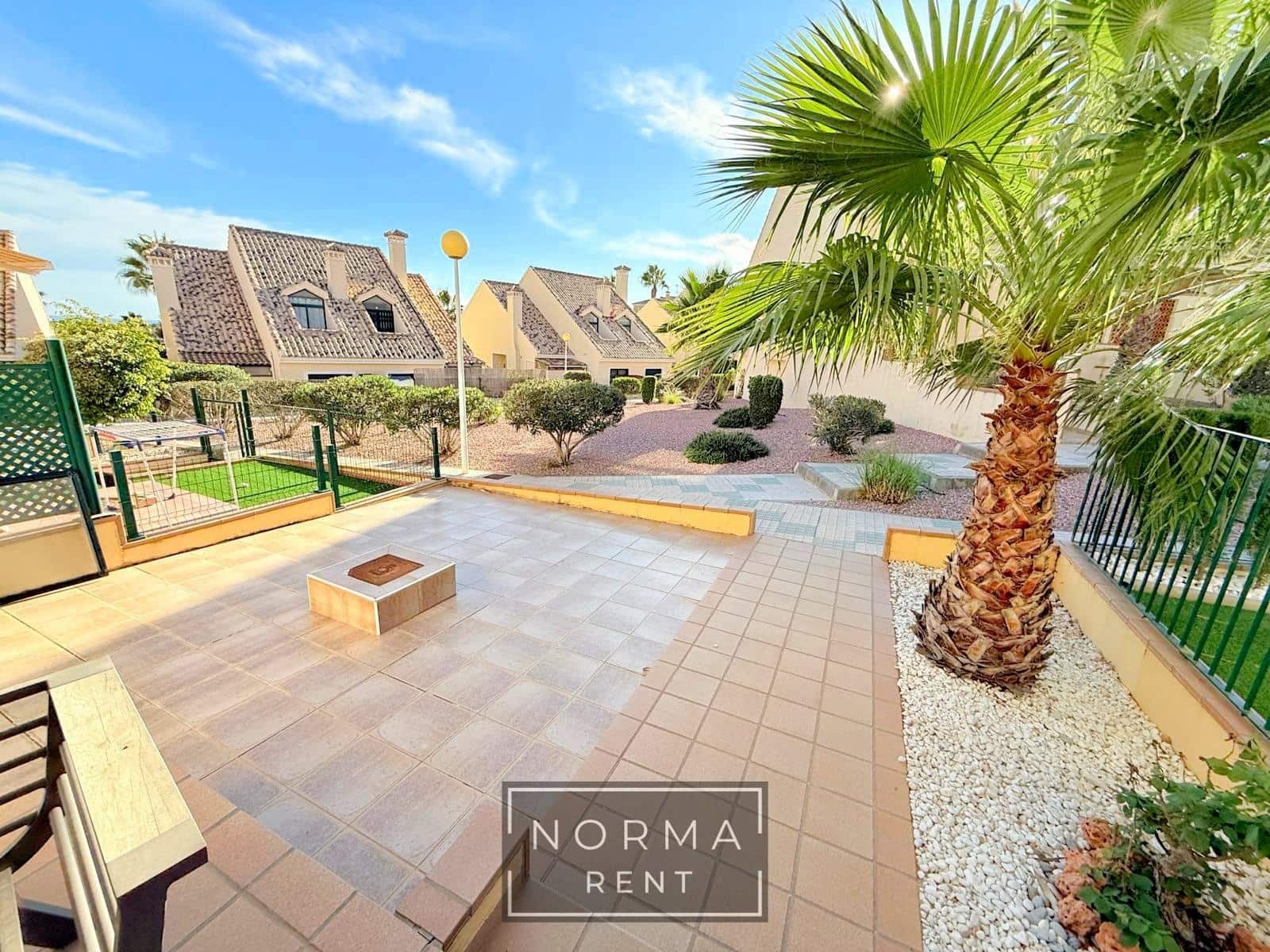 3 soveværelse Lejlighed til leje i Orihuela Costa med swimmingpool - € 1.250 (Ref: 9486446)