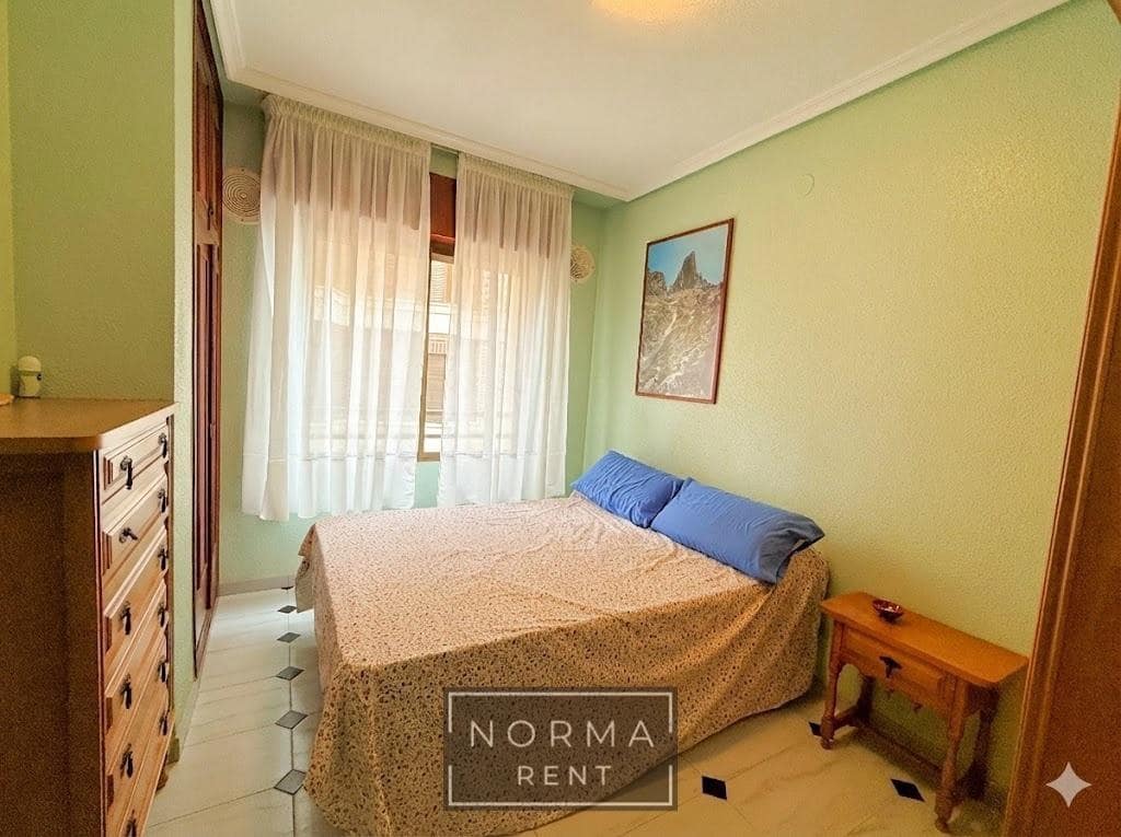 3 makuuhuone Huoneisto vuokrattavana paikassa Torrevieja mukana 
autotalli - 1 300 € (Ref: 9513479)