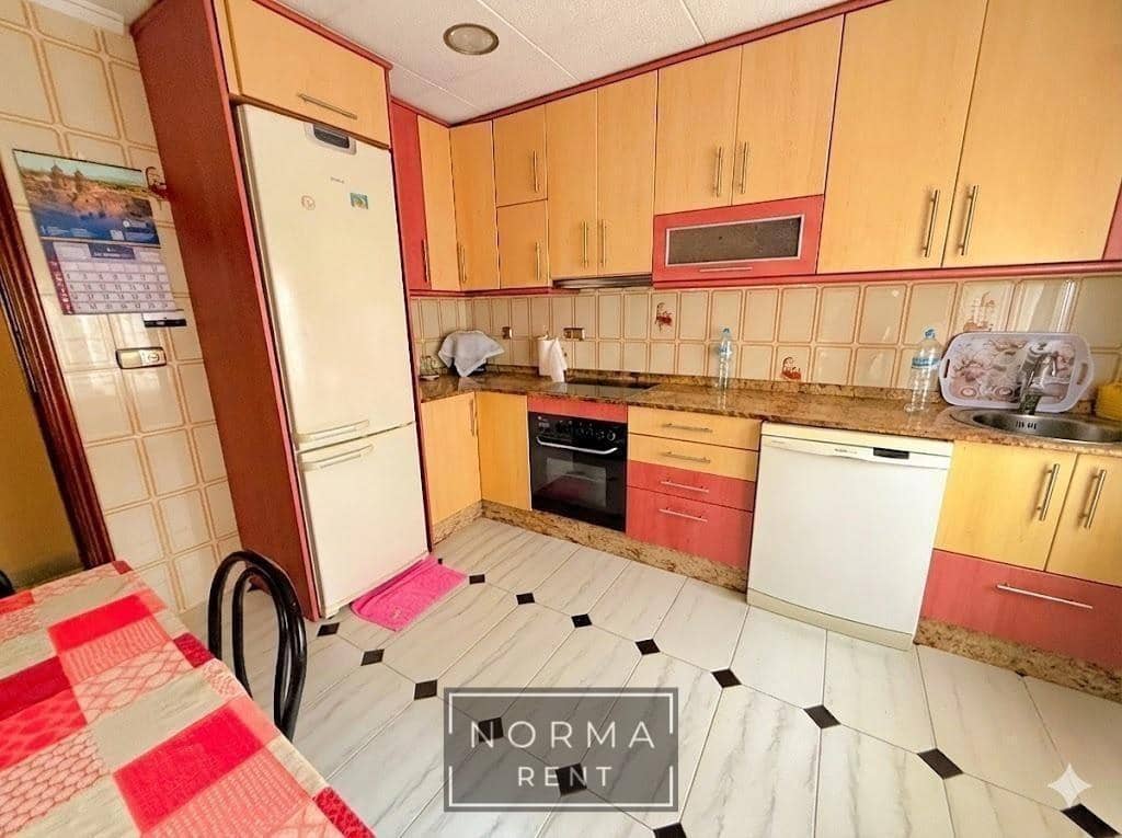 3 makuuhuone Huoneisto vuokrattavana paikassa Torrevieja mukana 
autotalli - 1 200 € (Ref: 9513479)