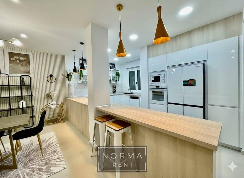 4 camera da letto Appartamento da affittare in Alicante citta - 2.700 € (Rif: 9555949)