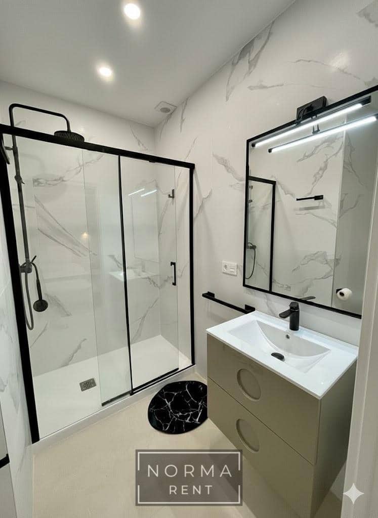 4 camera da letto Appartamento da affittare in Alicante citta - 2.700 € (Rif: 9555949)