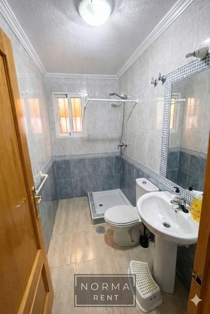 3 Zimmer Reihenhaus zu vermieten in Orihuela Costa mit Pool - 1.200 € (Ref: 9591389)